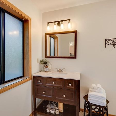 Cozy Central Point Bungalow On Working Winery! Екстер'єр фото