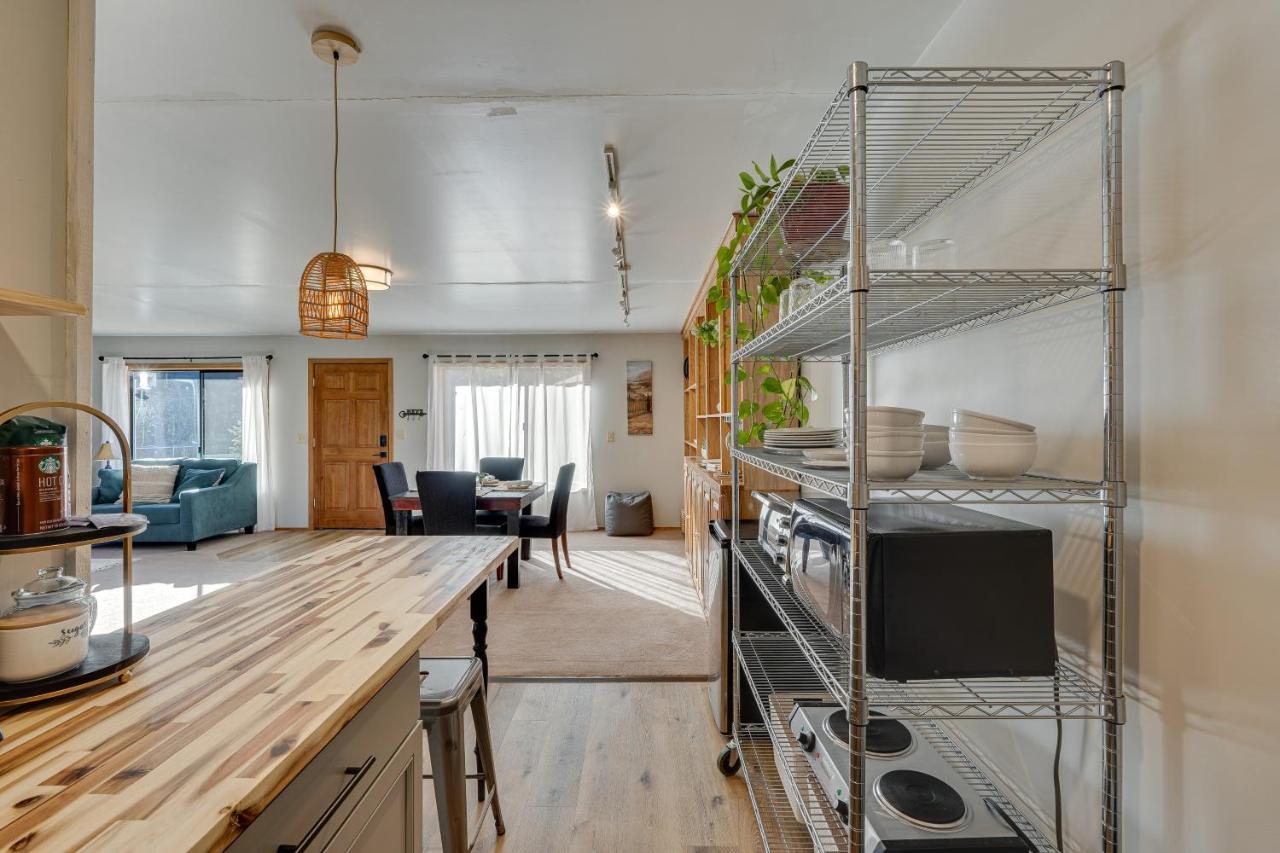 Cozy Central Point Bungalow On Working Winery! Екстер'єр фото